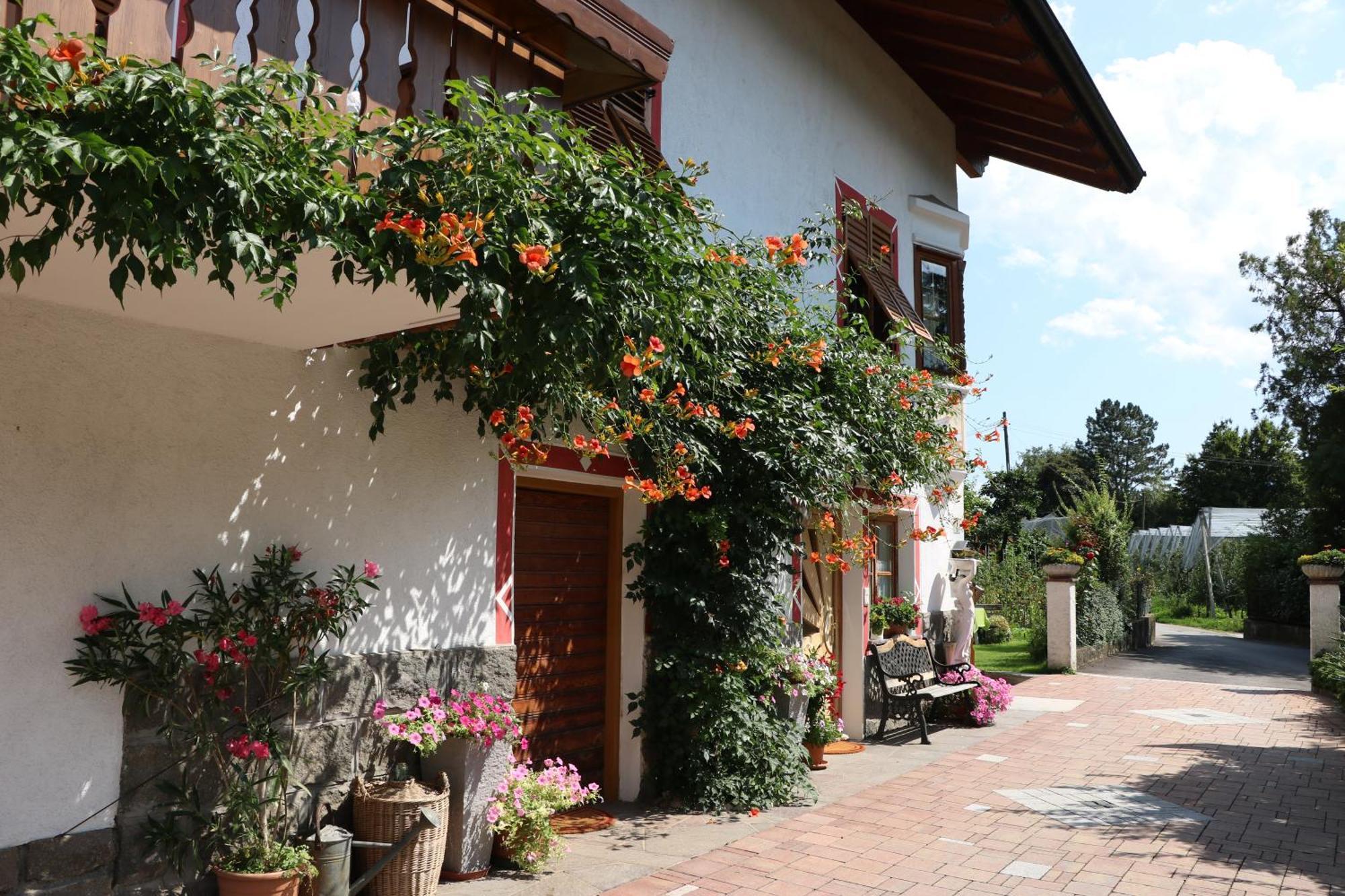 Jaegerheim Villa Vilpiano Bagian luar foto